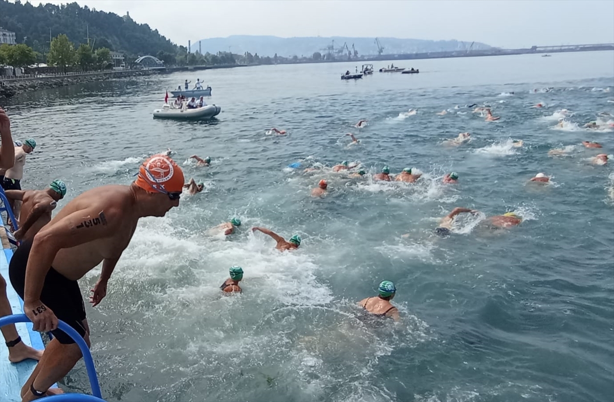 Zonguldak'ta 3. Uluslararası Açık Su Yüzme Yarışları düzenlendi