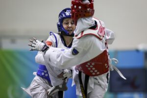 - Pist bisikleti branşında, Elit Point Final Yarışı'nda kadınlarda Özbek