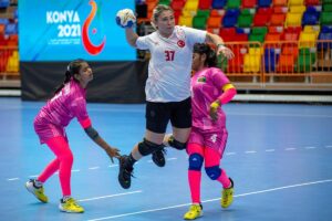 - A Milli Kadın Hentbol Takımı, A gurubu ilk maçında