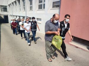 ADANA (AA) – Adana'da tefecilik yaptıkları iddiasıyla gözaltına alınan 21