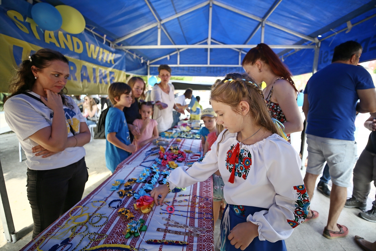 Adana'daki Ukraynalılar el işi ürünlerinin gelirini ülkelerine gönderecek
