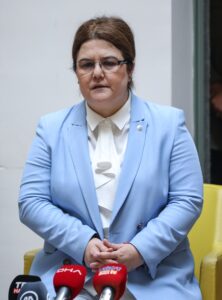 - "Çok gelişmiş ülkelerde bile pandemi döneminde yeterince ciddi tedbir