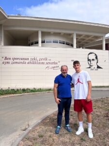 TRABZON (AA) – Trabzonspor'dan Hollanda'nın Ajax Kulübü'ne transfer olan Ahmetcan