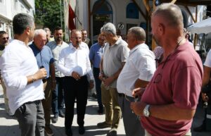 - "Bu 6'lı masanın sohbetlerinin hiçbir karşılığı olmadığını düşünüyorum. Kendi