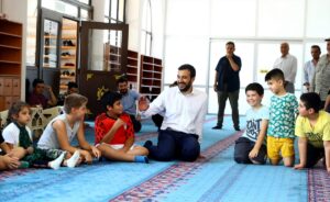 İSTANBUL (AA) – AK Parti İstanbul İl Başkanlığının "Yüz Yüze