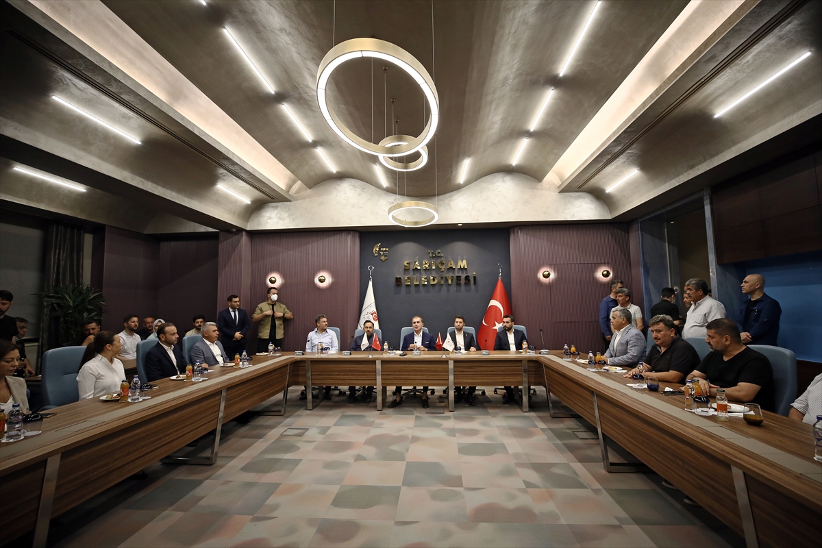 AK Parti Sözcüsü Çelik, Adana'da Sarıçam Belediyesi ziyaretinde konuştu: