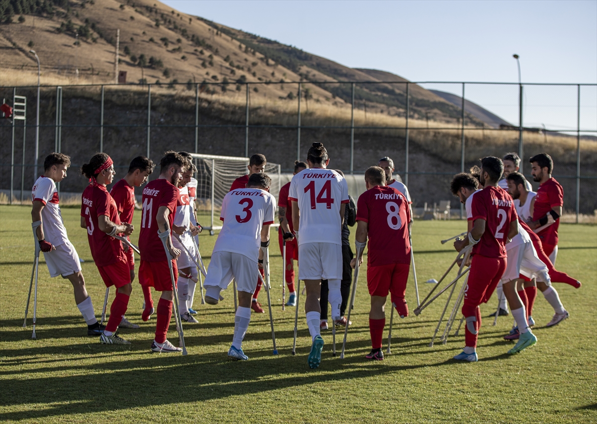 Ampute Milli Futbol Takımı'nın Erzurum kampı sona erdi