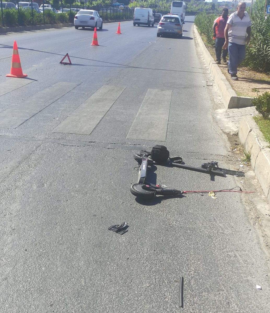 Antalya'da otomobille çarpışan skuter sürücüsü öldü