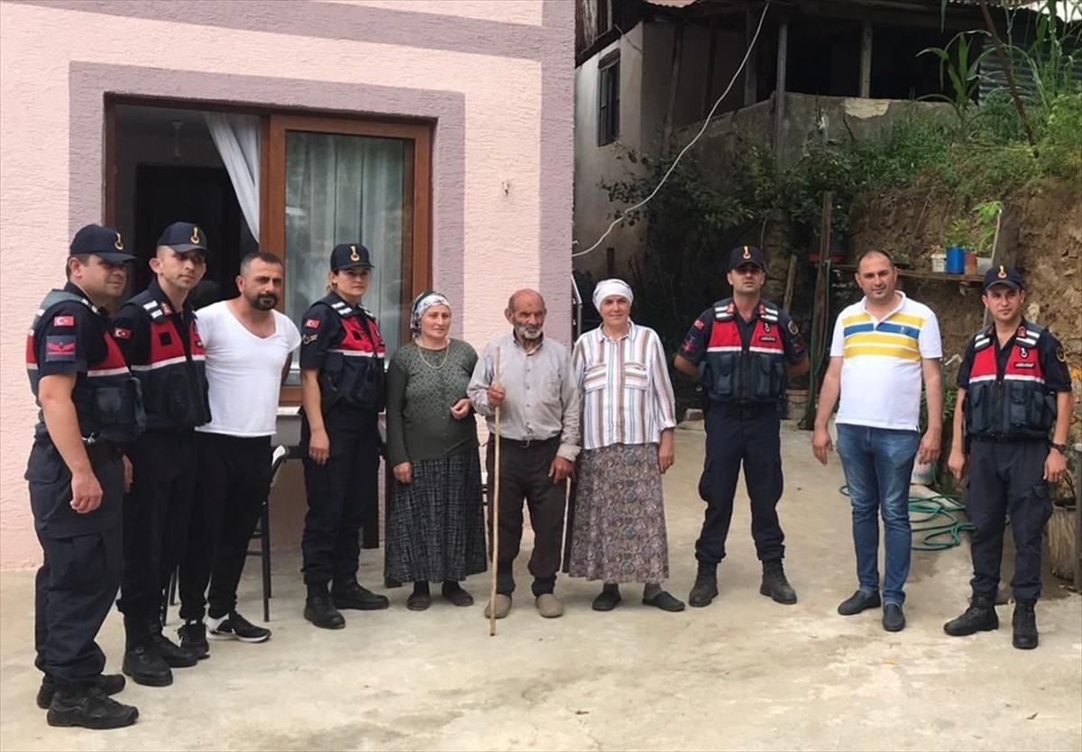 Artvin'de kaybolan yaşlı adam başka köyde bulundu