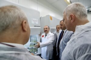 SAKARYA (AA) – Sanayi ve Teknoloji Bakanı Mustafa Varank, "Türkiye'yi