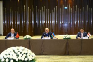 BAKÜ (AA) – Türkiye, Azerbaycan ve Gürcistan arasında Bakü-Tiflis-Kars demir