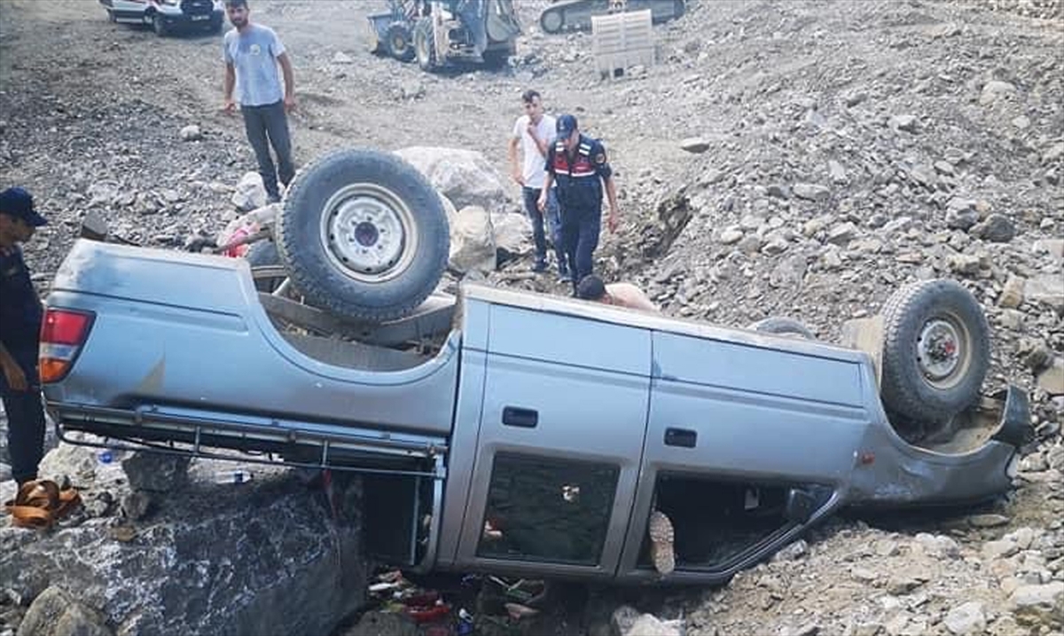 Bartın'da meydana gelen trafik kazasında 3 orman işletme görevlisi yaralandı