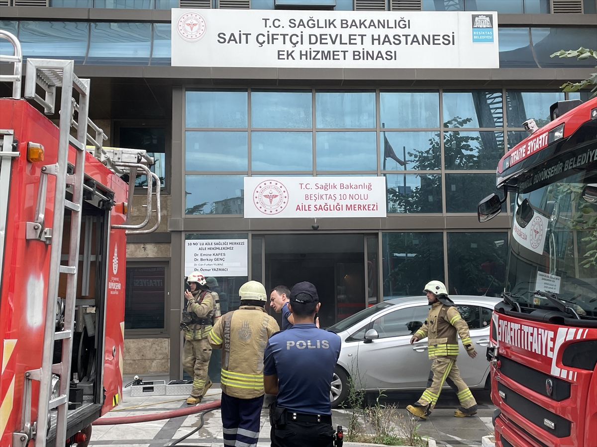 Beşiktaş'ta hastanenin ek binasının bodrumunda çıkan yangın söndürüldü