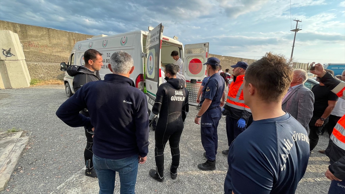 KASTAMONU (AA) – Kastamonu'nun Abana ilçesinde boğulma tehlikesi geçiren kızını