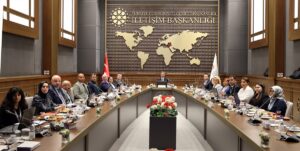 - Toplantıda, 890 basın mensubuna ilk kez, 297 gazeteciye de