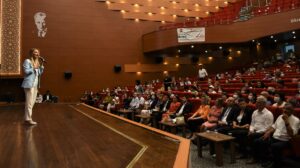 KIRŞEHİR (AA) – CHP Kadın Kolları Genel Başkanı Aylin Nazlıaka,