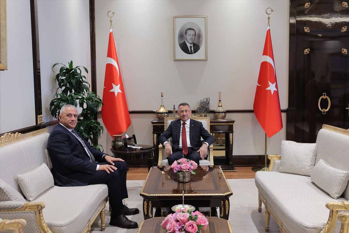 Cumhurbaşkanı Yardımcısı Oktay, KKTC Çalışma ve Sosyal Güvenlik Bakanı Taçoy'u kabul etti