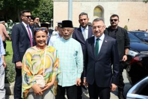 İSTANBUL (AA) – Cumhurbaşkanı Yardımcısı Fuat Oktay, Malezya Kralı Sultan