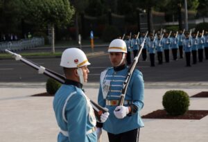 ANKARA (AA) – Cumhurbaşkanlığı Muhafız Alayı Tüfekli Gösteri Bölüğü ve