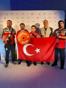 - Milli sporcu Alaaddin Sayın, Avrupa ikincisi oldu ve kendisine