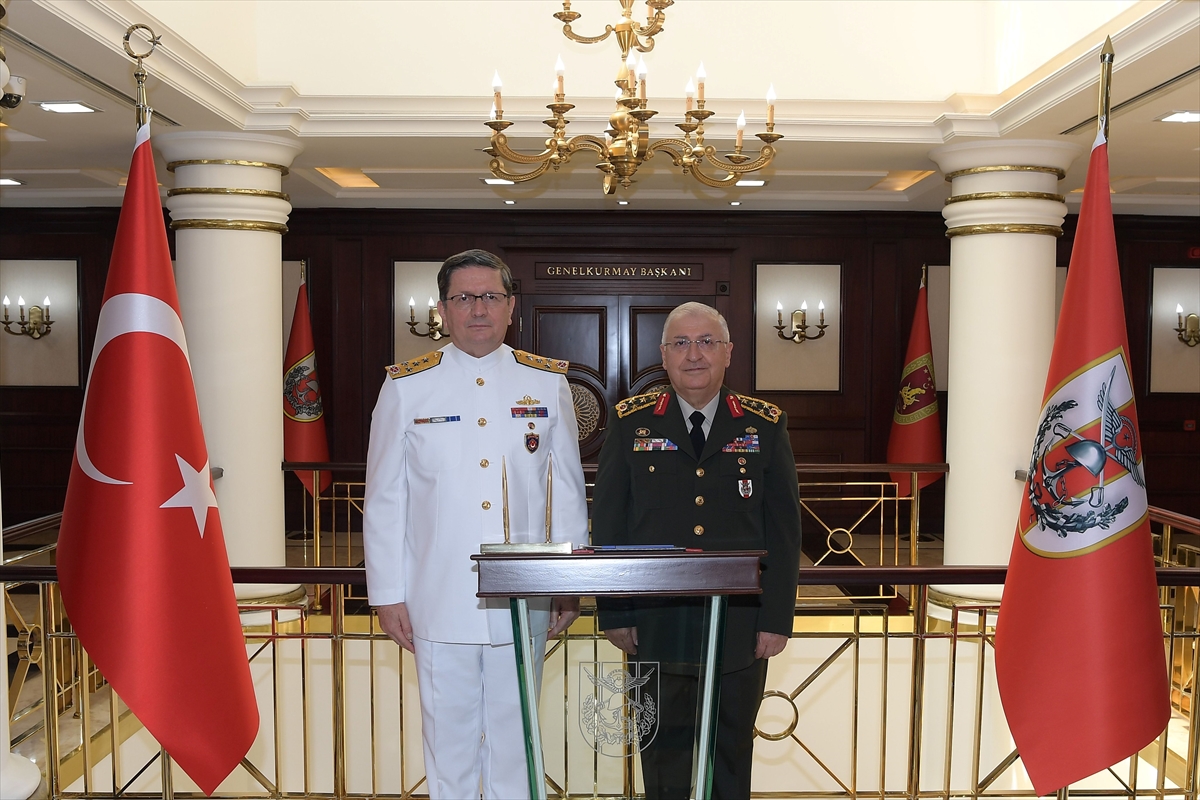 Genelkurmay Başkanı Orgeneral Güler, emekliye ayrılacak kuvvet komutanlarını kabul etti