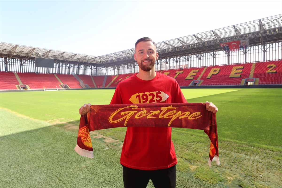 Göztepe, Lukas Gottwalt'ı transfer etti