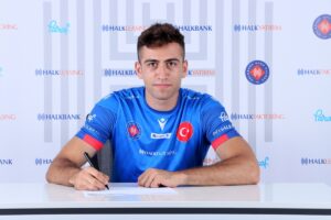 ANKARA (AA) – Voleybol Efeler Ligi ekiplerinden Halkbank, libero Deniz