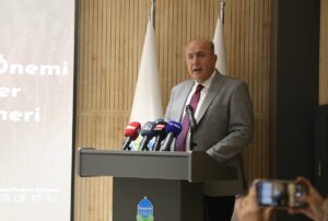 - "Sadece helal belgelendirme pazarının büyüklüğünün 6 milyar dolar olduğunu