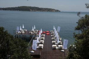 İSTANBUL (AA) – İstanbul Büyükşehir Belediyesinin (İBB) Büyükada'da açtığı plaj,