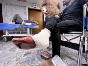 - Askeri yetkililerle olağanüstü bir toplantı gerçekleştiren Başbakan Mustafa el-Kazımi,