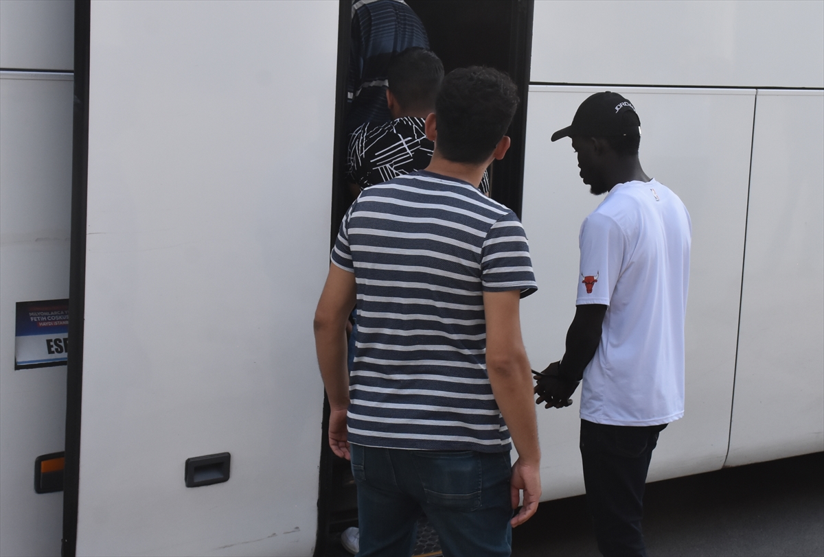 İstanbul'da yakalanan 38 düzensiz göçmen Iğdır'da sınır dışı edilecek