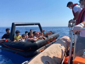 İZMİR (AA) – İzmir'in Karaburun, Dikili ve Çeşme ilçeleri açıklarında,