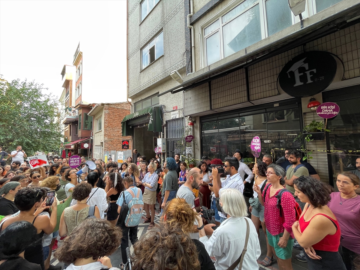 Kadın dernekleri, Kadıköy'deki cinayeti protesto etti
