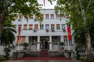 PODGORİTSA (AA) – Karadağ'da dün yaşanan silahlı saldırıda 11 kişinin