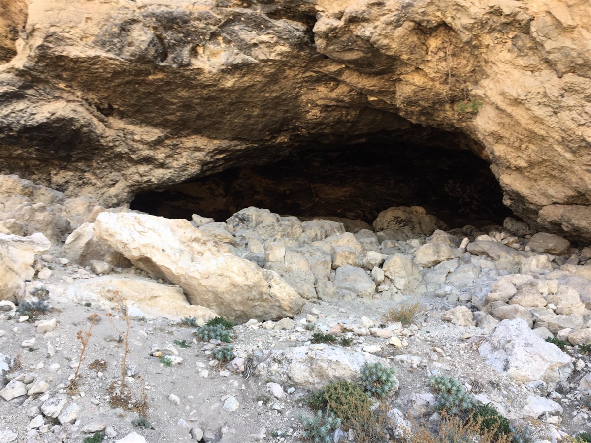 Karaman'da girişi yasak olan mağaradan çıkmaya çalışırken düşen kişi öldü