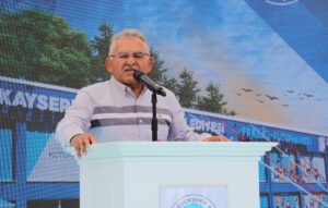 KAYSERİ (AA) – Kayseri Büyükşehir Belediye Başkanı Memduh Büyükkılıç, kentteki