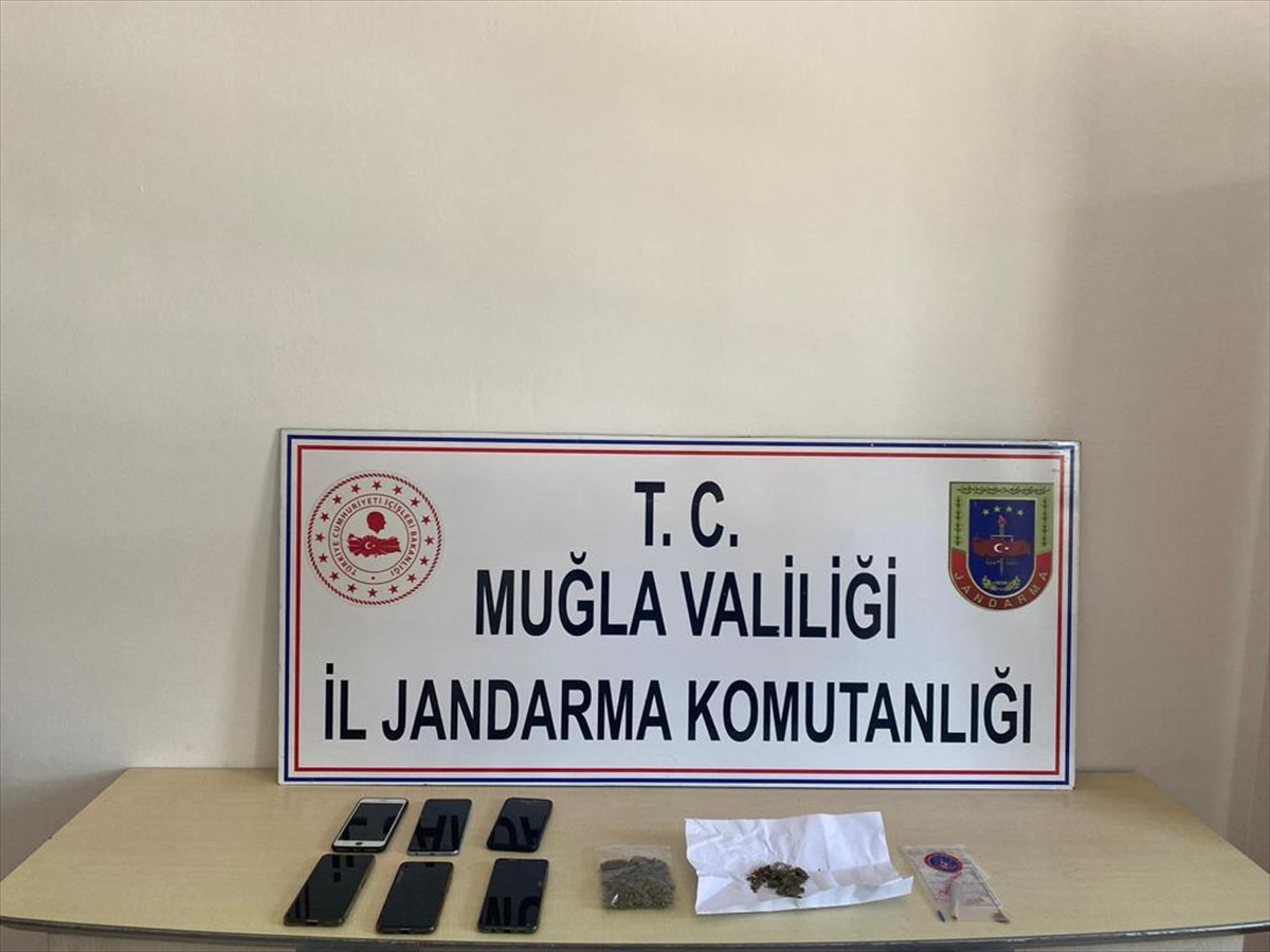 Kiraladıkları villada “uyuşturucu partisi” düzenleyen 6 kişi gözaltına alındı