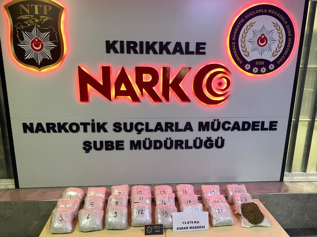 Kırıkkale'de kargo aracında 13 kilo 800 gram esrar bulundu