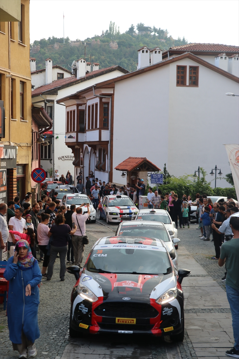 Kütahya'da düzenlenen 100. Yıl Tırmanma Yarışı'nın start seremonisi yapıldı