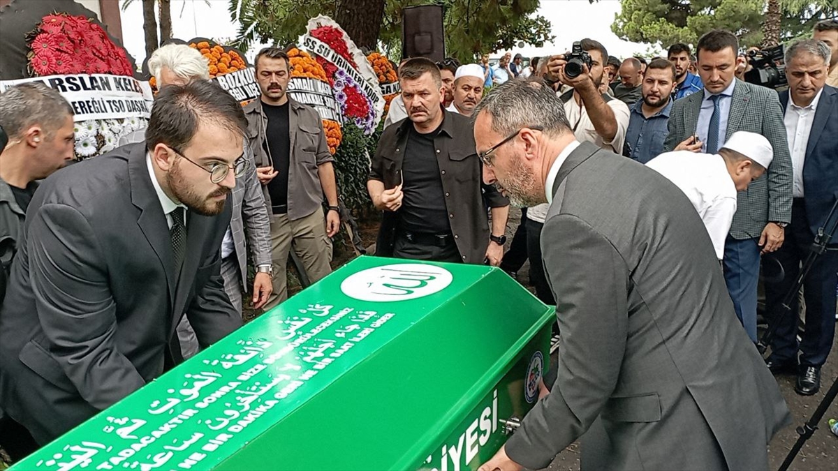 Kütahya'daki törende fenalaşıp ölen gazi oğlu Zonguldak'ta toprağa verildi