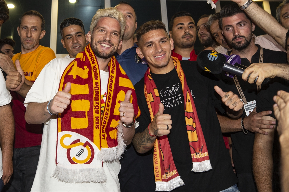 Lucas Torreira ve Dries Mertens, Galatasaray için İstanbul'da