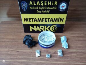 MANİSA (AA) – Manisa'nın Alaşehir ilçesinde uyuşturucu madde ile yakalanan