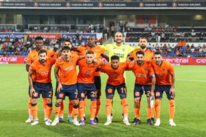 - Medipol Başakşehir: 0 - Antwerp: 0 (İlk yarı)