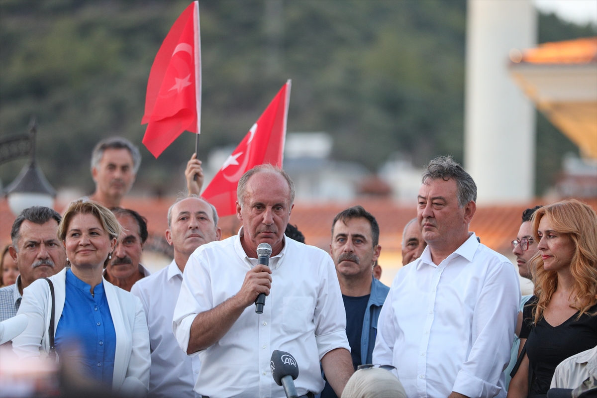 Memleket Partisi Genel Başkanı İnce, İzmir'de partilileriyle bir araya geldi: