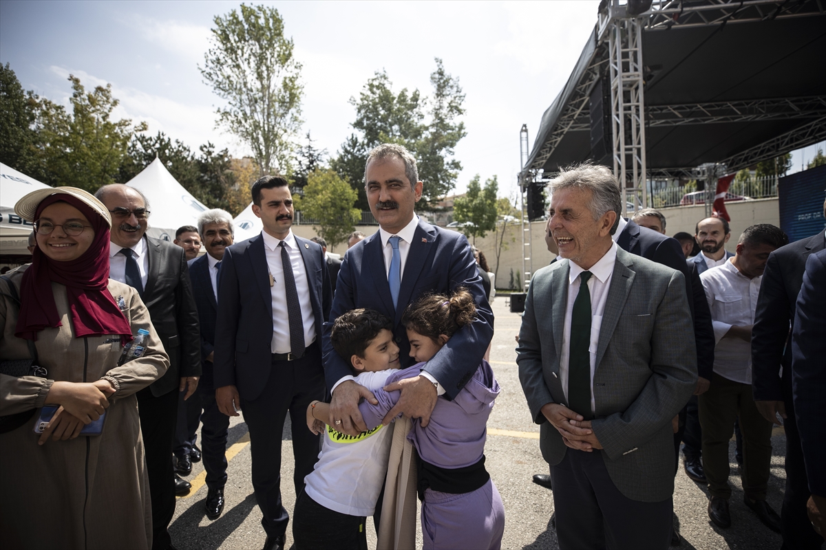 Milli Eğitim Bakanı Mahmut Özer, Prof. Dr. Erol Göka Kütüphanesi'nin açılışında konuştu: