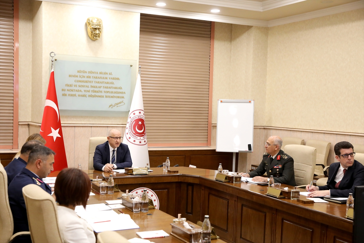 Milli Savunma Bakan Yardımcısı Karaosmanoğlu, 5 ülkenin savunma bakan yardımcılarıyla toplantı yaptı