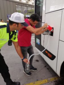 - 36 otobüsün kontrol edildiği denetimlerde, 6 sürücüye 2 bin