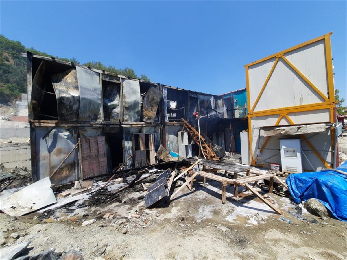 Muğla'da işçilerin konakladığı konteynerlerde çıkan yangın söndürüldü