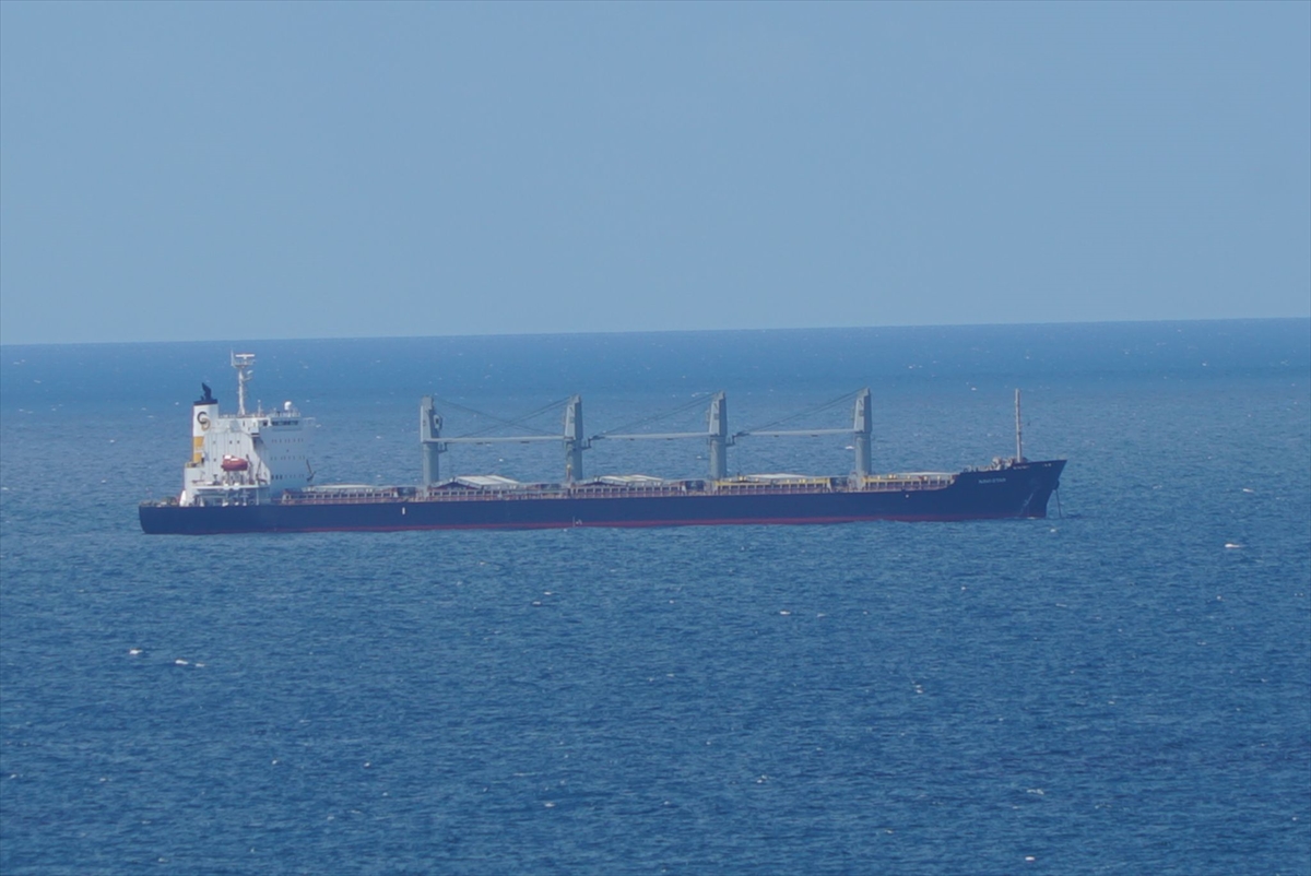 Odessa'dan gelen “Navi-Star” gemisi İstanbul'un kuzeyinde demirledi