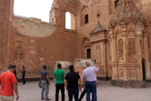 - Ağrı'da "kartal yuvası"nı ardından 1900 rakımlı tepenin üzerine kurulan